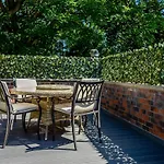 1A Sycamore Place